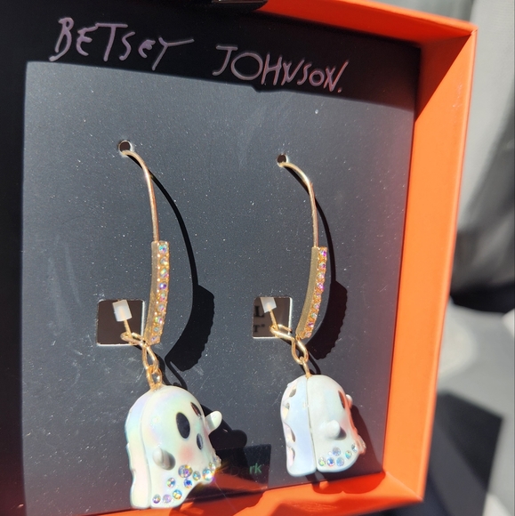 NWT Betsey Johnson Ghost & Spider Web Drop Mismatch Earrings - Picture 10 of 12